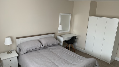 3 Bed Detached Bungalow With A Large Open Plan Kitchen Living Room - Littlehampton