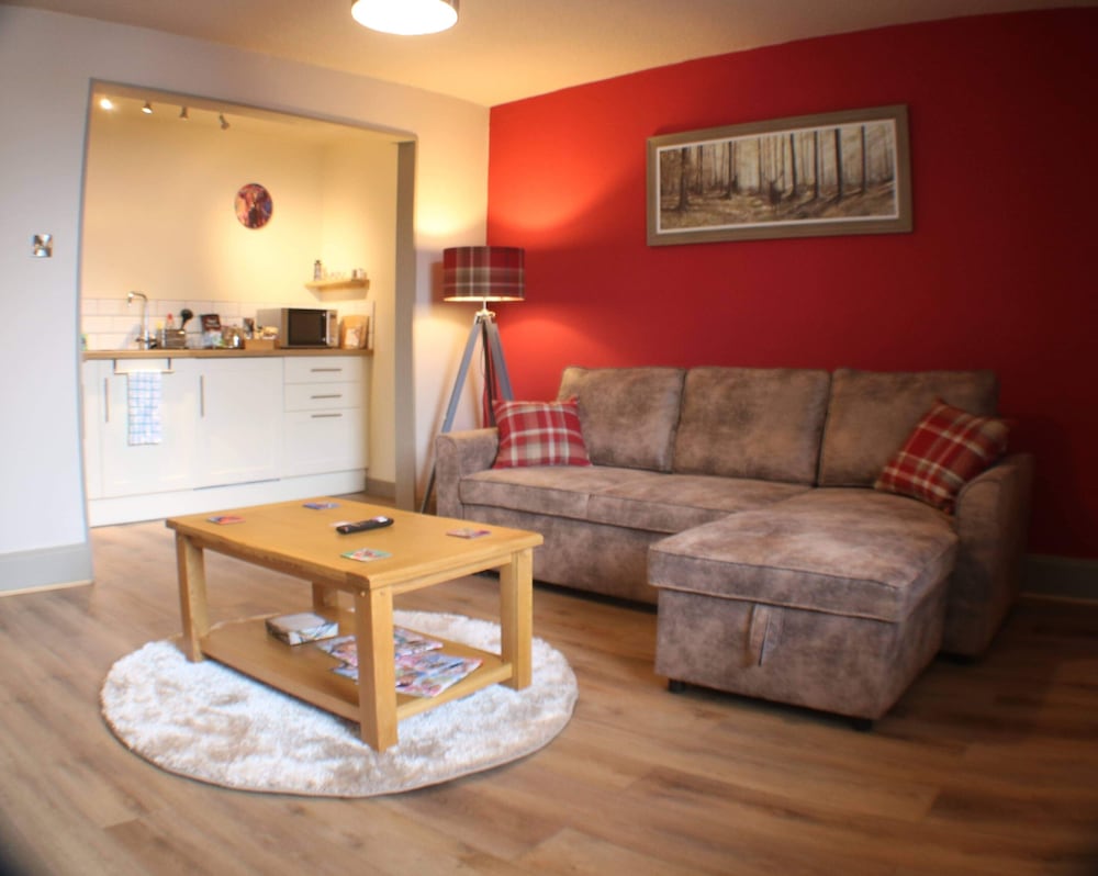 Immaculate 1 Bed Apartment in Pitlochry Scotland - Loch Broom