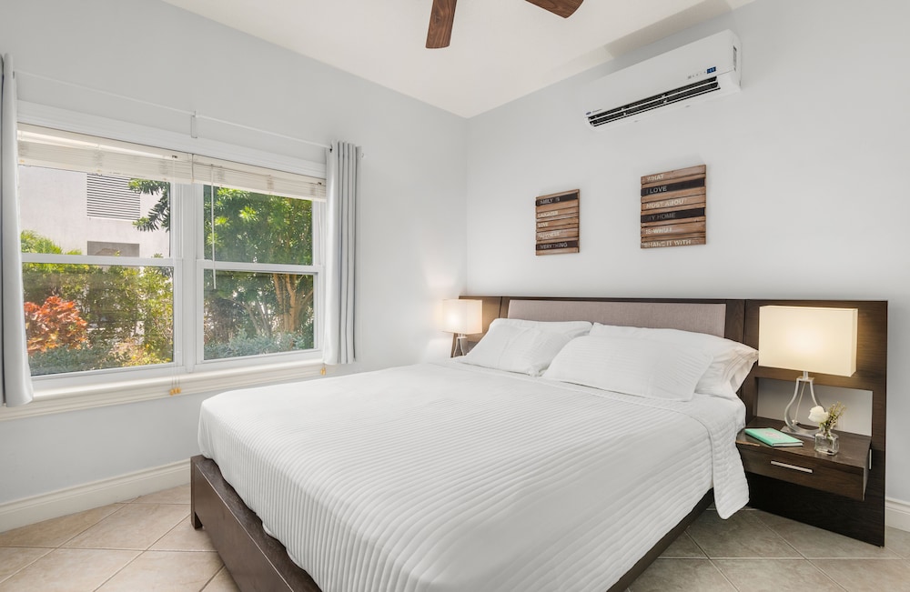 Suli - Stylish 2 Bedroom Condo In Grace Bay - Turks and Caicos Islands