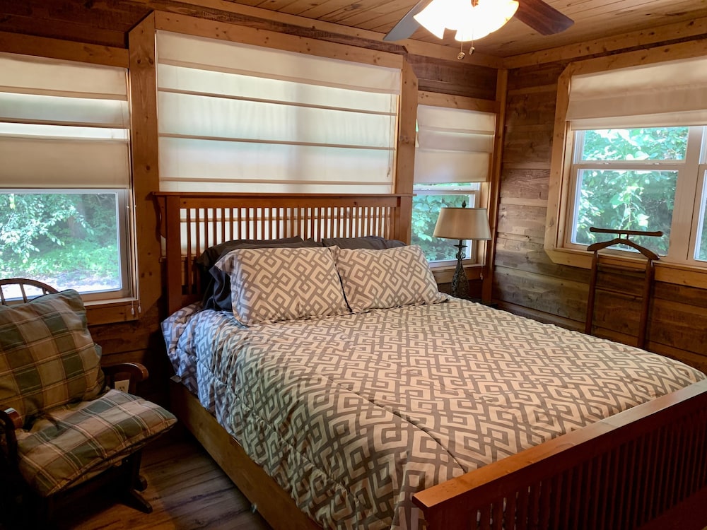 Woodside Nook Cabin At The Bhr Farm Village-affordable-1 Mile F/vogel State Park - Suches, GA
