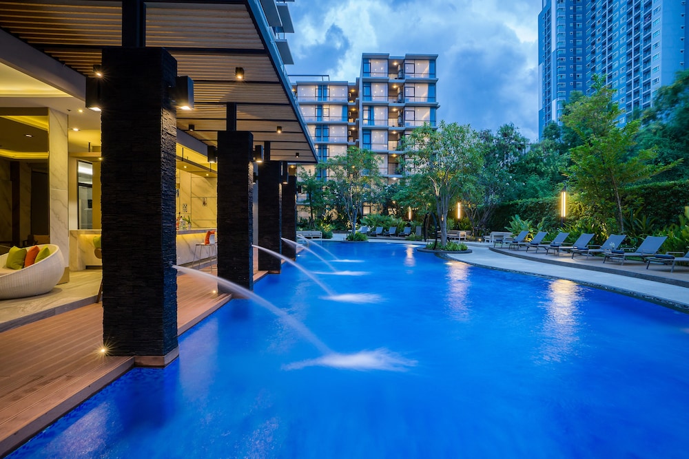 Altera Hotel And Residence - Bang Lamung