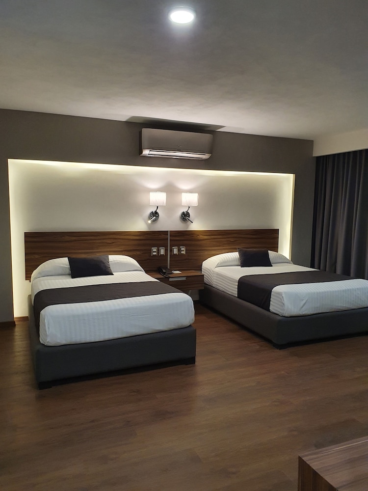 Estanza Hotel & Suites - Michoacán