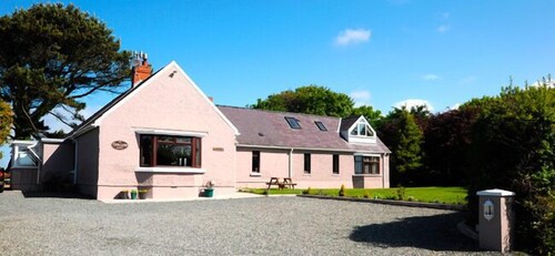 Fields Lodge Bed & Breakfast - The Pembrokeshire Coast National Park