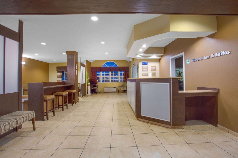Microtel Inn & Suites By Wyndham Harrisonburg - Bridgewater, VA