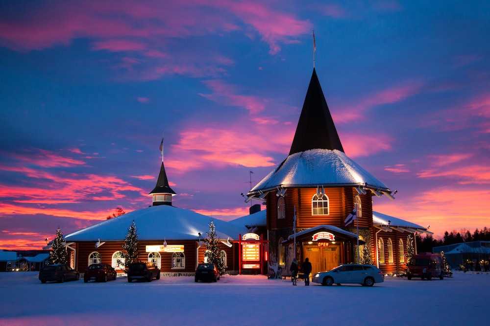 Santa Claus Holiday Village - Finlande