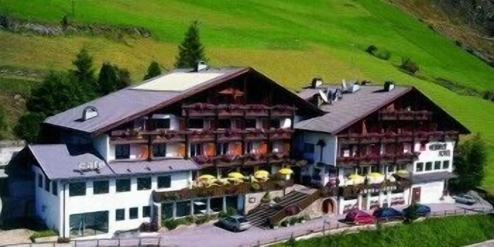Mountain Lake Hotel Vernagt Am See - Senales