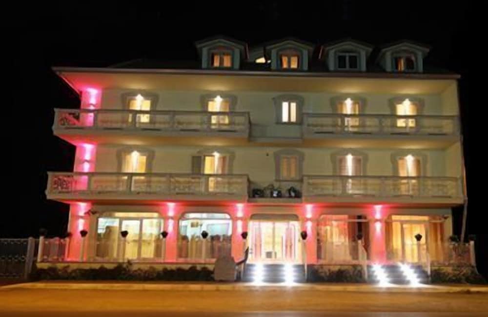 Palace Hotel Una Nuova Strada - Provincia di Catanzaro