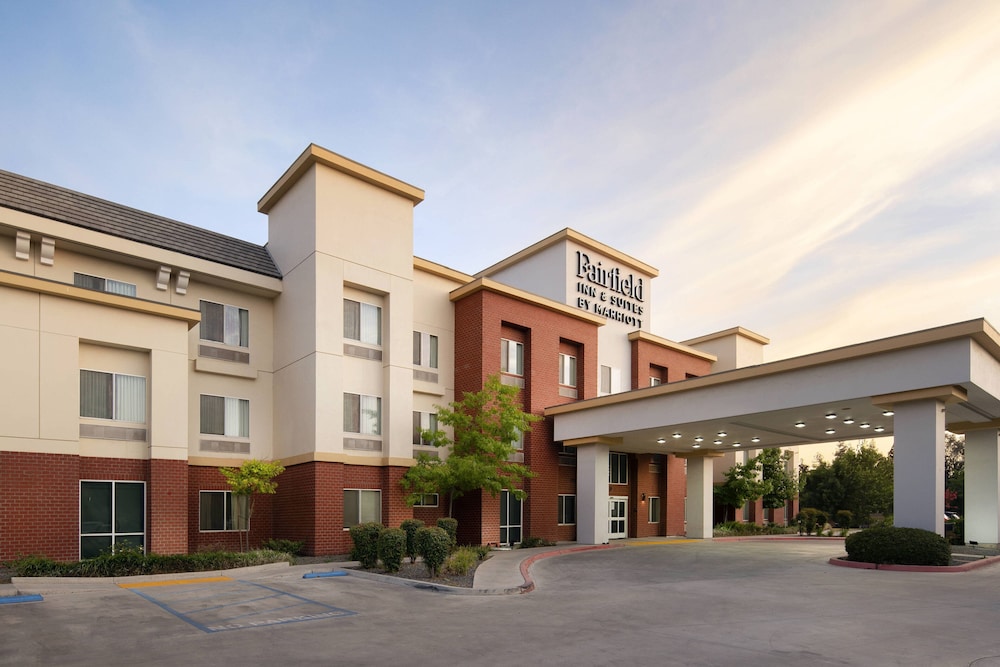 Fairfield Inn & Suites Visalia Tulare - Visalia, CA