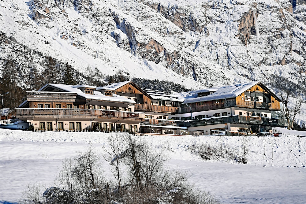 Small Luxury Hotels Of The World - Rosapetra Spa Resort - Cortina d'Ampezzo