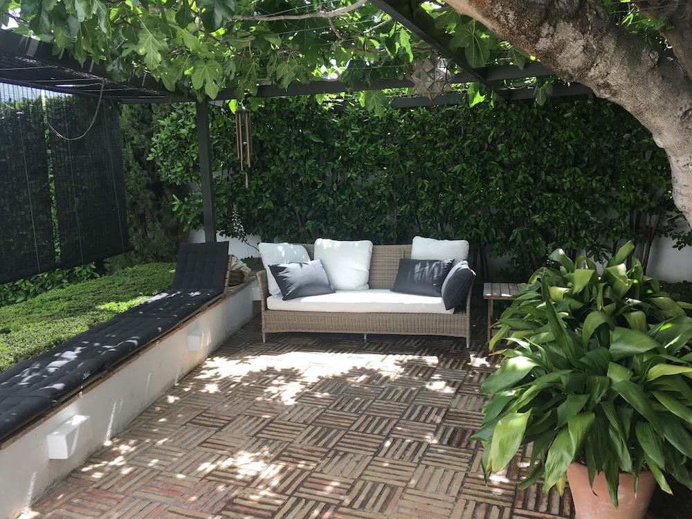 Maison Avec Jardin En Zone Naturelle à 15 'Du Centre Ville Animé - Alhambra