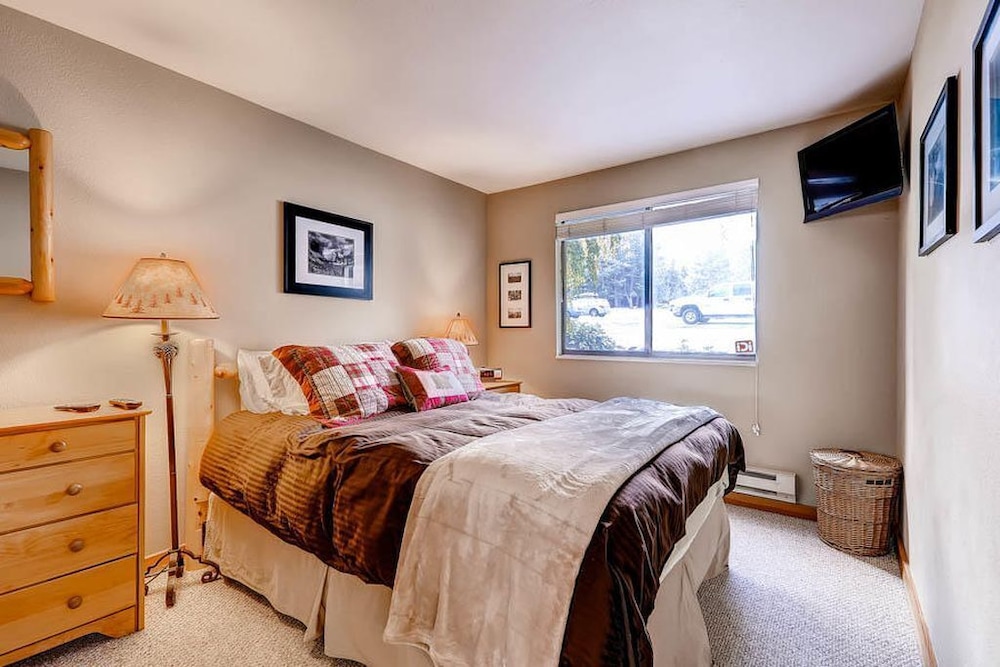 Canyons Resort Private Condo W/free Shuttle Or Short Walk To Lifts - Sleeps 4 - Snowbird, UT