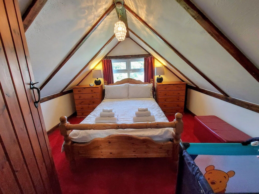 5 Bedroom Accommodation In Elmer, Near Bognor Regis - West Sussex