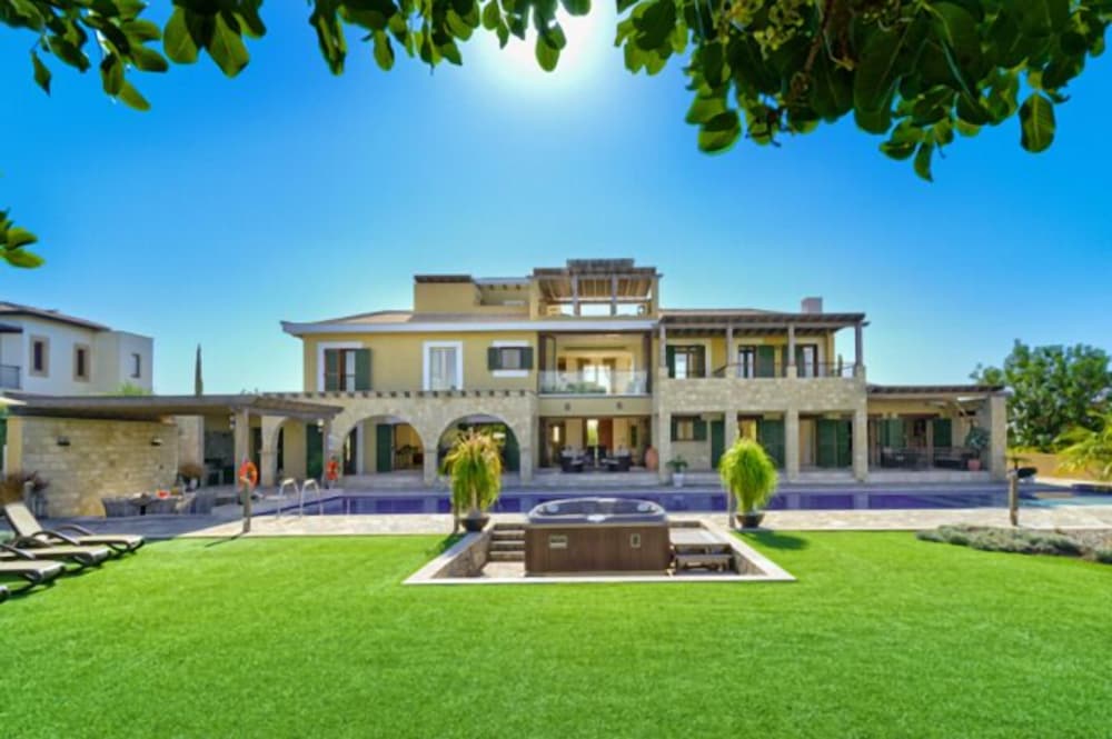 5 Bedroom Villa Rio With Large Private Pool And Hot Tub, Aphrodite Hills Resort - Kıbrıs