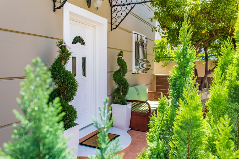 Villa Mit 2 Schlafzimmern In Galatas Mit Einem Schönen Garten - Kreta