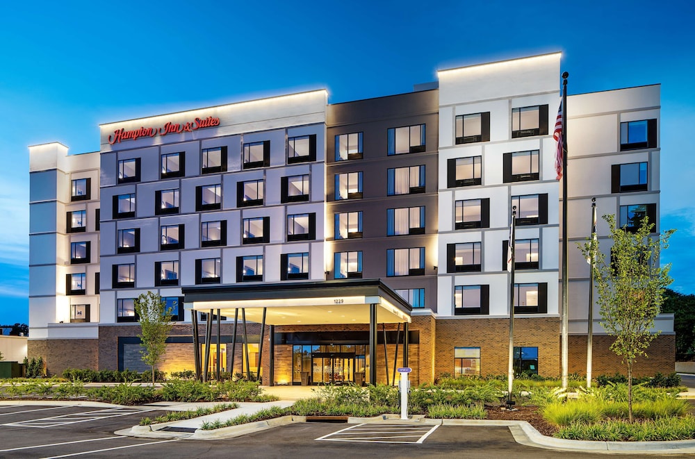 Hampton Inn & Suites Raleigh Midtown - Clayton, NC