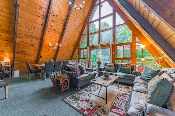 Secluded A-frame Chalet W\/hot Tub & Sauna Close To Ski\/golf And Downtown - Gaylord, MI