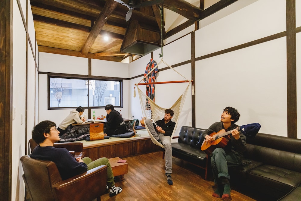 Couch Potato Hostel - 松本市