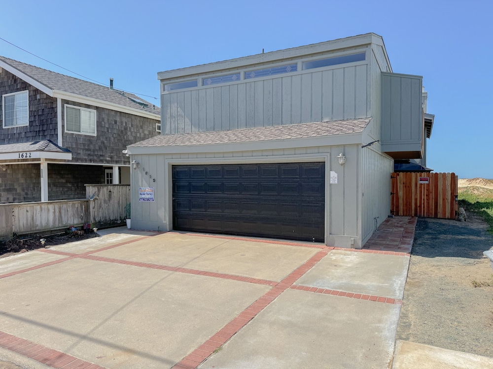Large Beach Front Home With Amazing Ocean Views! - Pismo Beach, CA
