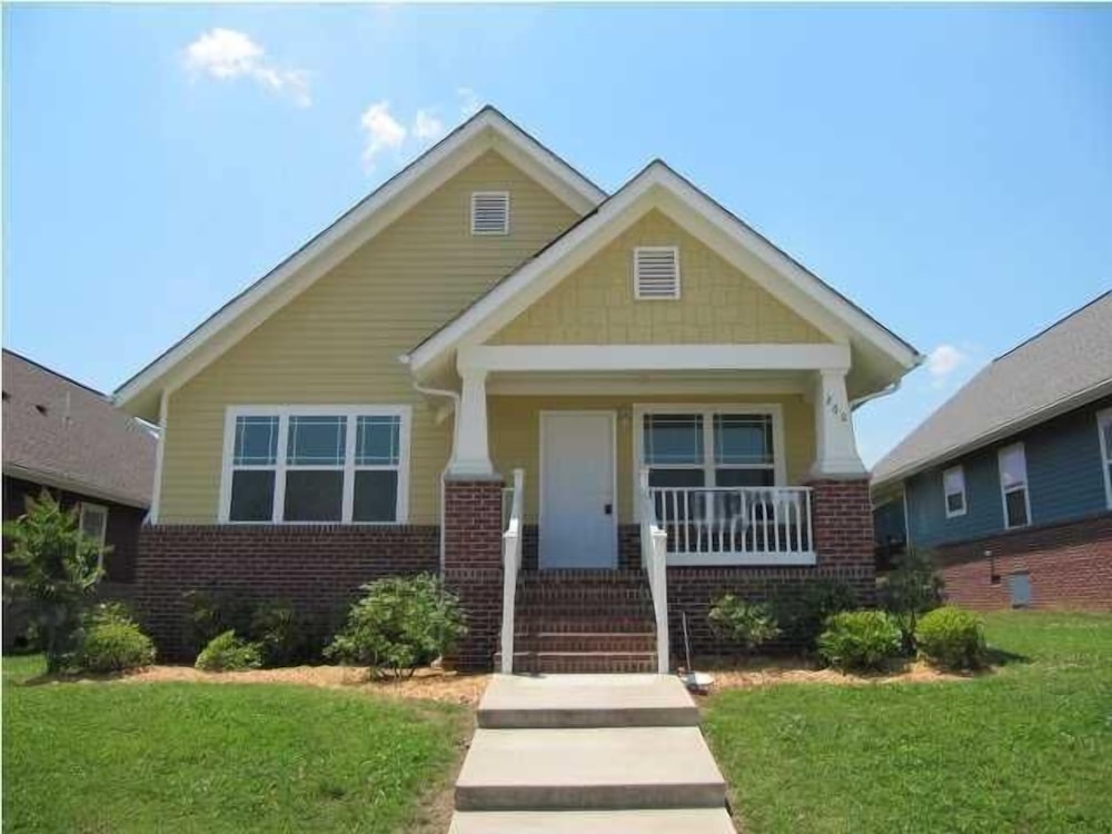 Downtown- Newly Renovated, Luxury In Quiet Neighborhood! 2miles To Everything! - Lookout Mountain, TN