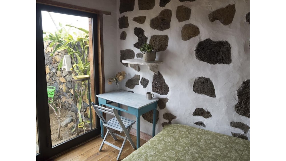 Rural Home For 4 Guests, Art Gallery Inspired - El Hierro
