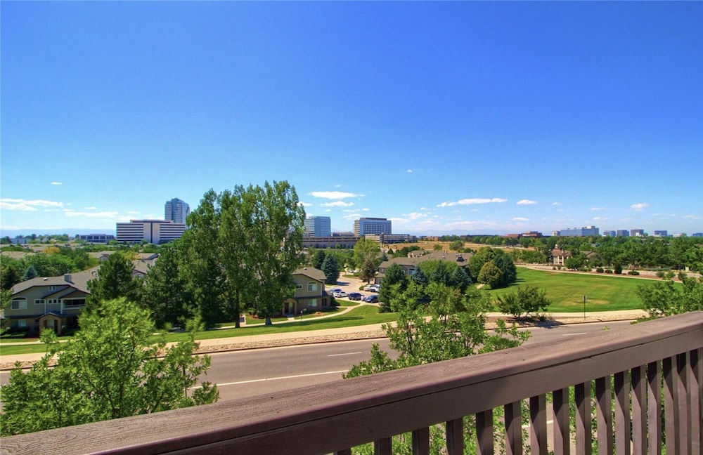 Beautiful And Updated 1 Bedroom Condo In Dtc W/ Views! - University of Denver, Denver