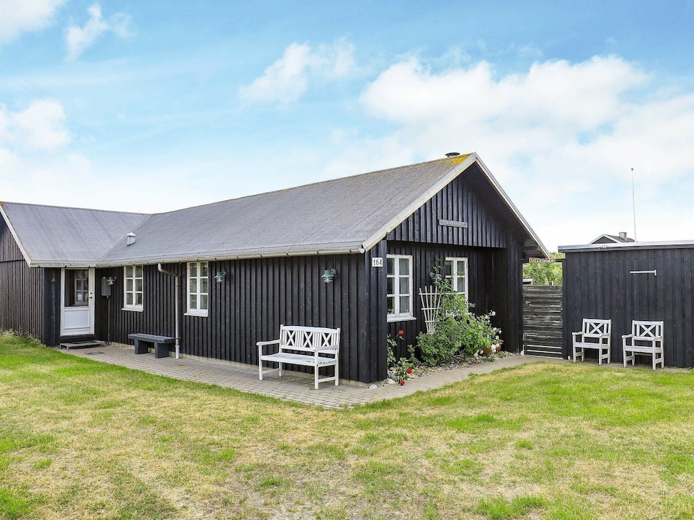 8 Person Holiday Home In Ringkobing - Søndervig