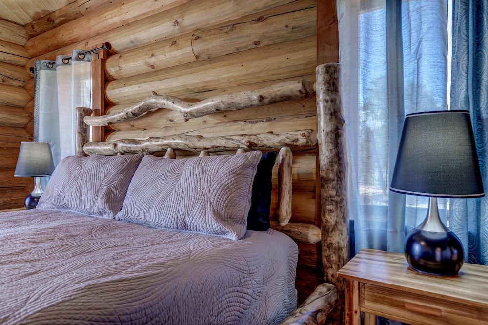 Gorgeous 5 Bedroom Log Cabin For Your All Year Relaxation By Zion National Park - Zion National Park