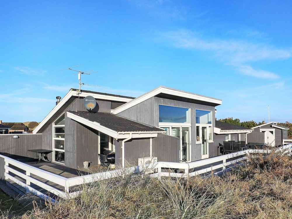 Luxurious Holiday Home In Jutland With Roofed Terrace - Søndervig