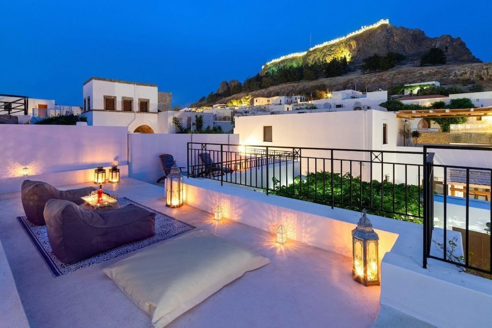 Villa Pebble - 3 Bedroom Traditional House With Roof Terrace And Acropolis View - Lindos