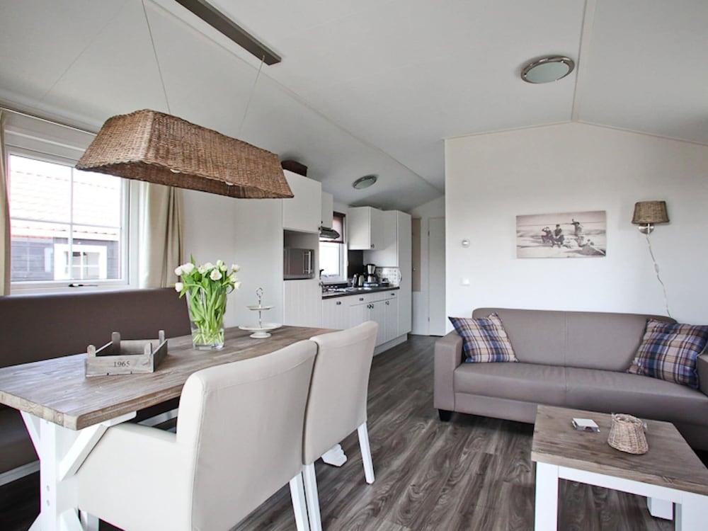 Comfortable Lodge With A Terrace - Nijkerk