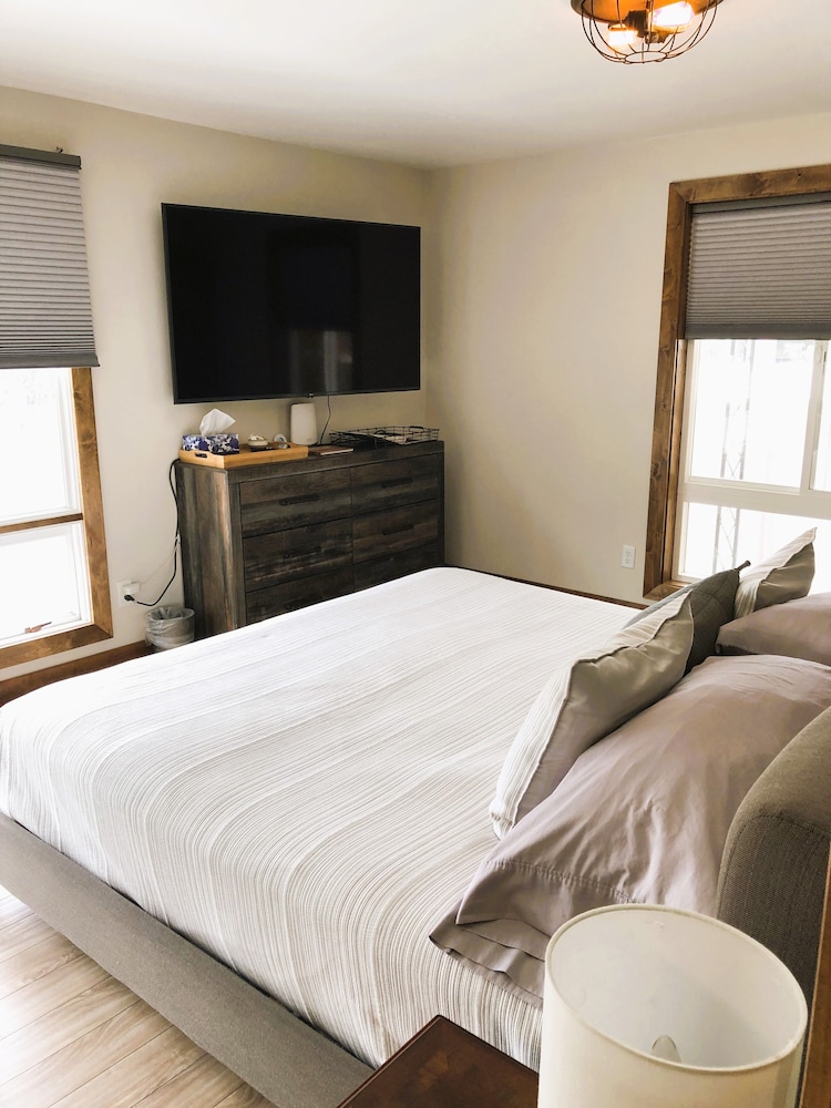 Cozy Spacious King Bed Suite, In The Heart Of Historic Helena, Montana! - Helena, MT