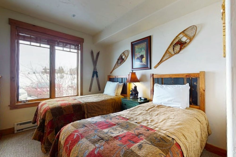 Top-floor Condo W/ Fireplace & Resort Pool/hot Tubs/shuttle - Walk To Gondola! - Steamboat Springs, CO