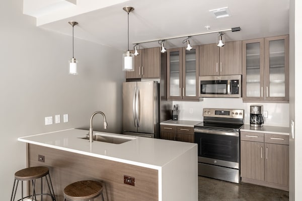 Kasa | Packed With Amenities, Downtown | Austin - Pemberton Heights - Austin