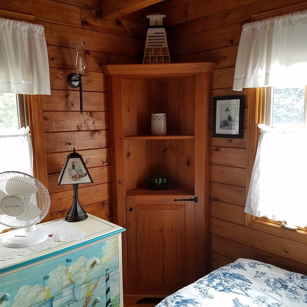 3 Cabin Family Package, 6 Kayaks,3 Fire Pits, Full Kitchens, No Pet Fee - 이스트포트