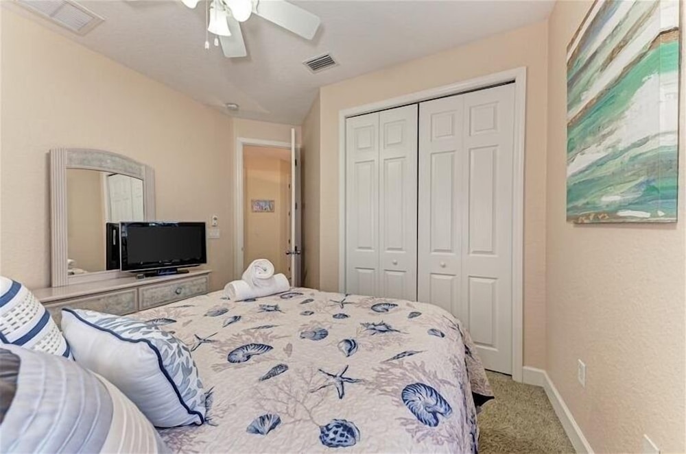 Sand Dollar Villa - Three Bedroom Apartment, Sleeps 6 - Bradenton Beach, FL