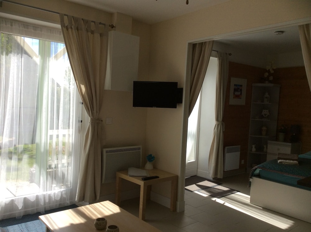 Studio Apartment Le Heron2 (With 1 Bed) - Situated In The Loire Vally - Sainte-Maure-de-Touraine