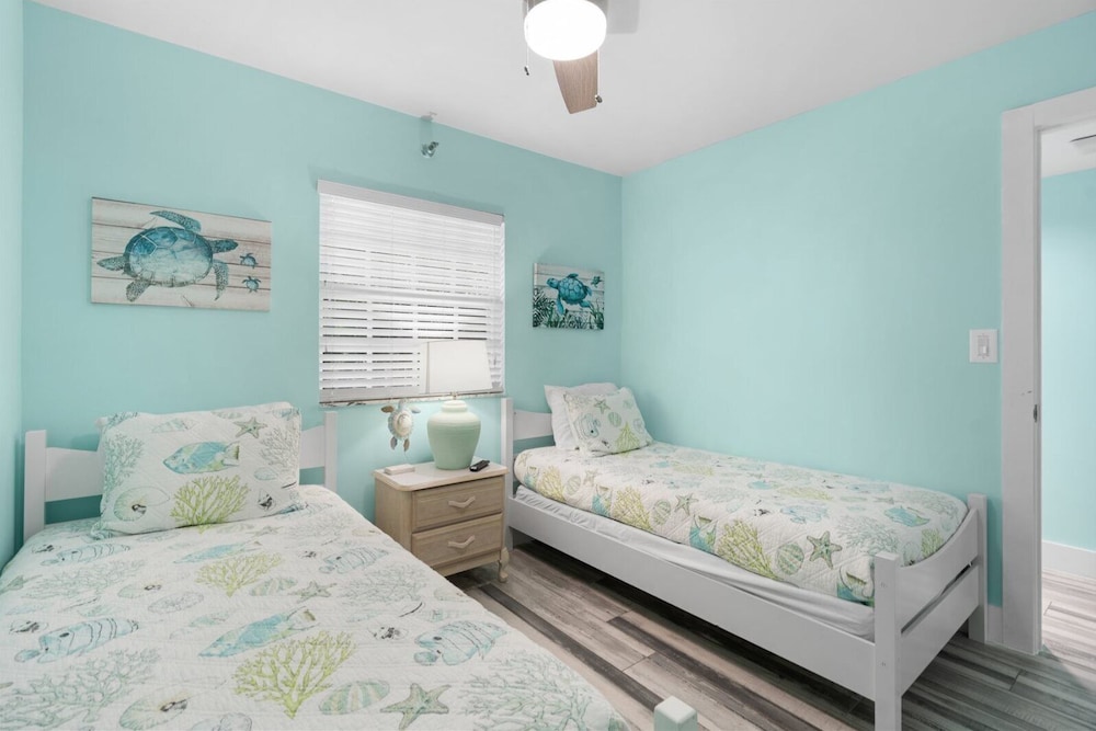 Oceanfront Resort Living At It`s Best! 1206 Ocean Pointe Suites - Key Largo, FL