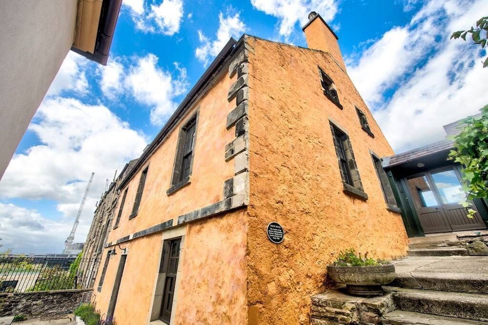 The Rock House: Historic Gem In The Heart Of The City - Leith