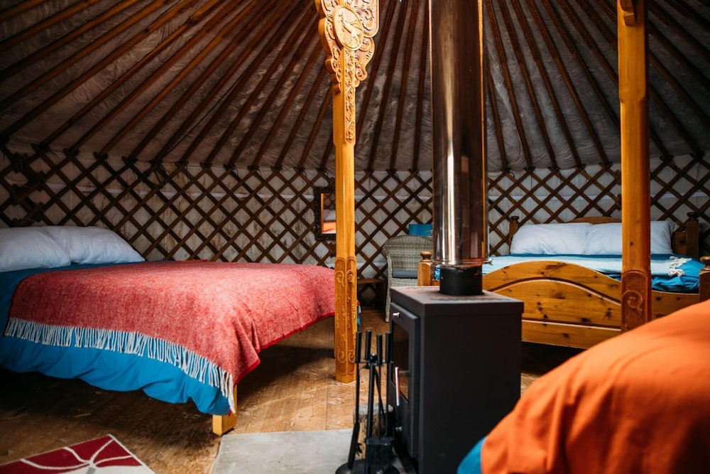 Glamping Yurts Near Newquay - Mawgan Porth