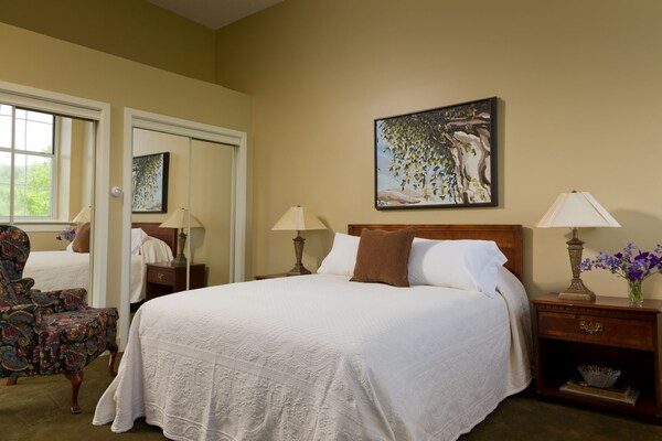 Two Bedroom Suite At Ledges Hotel - Lake Wallenpaupack, Greentown