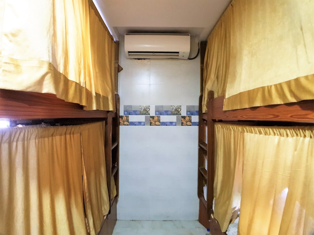 Hexa Ahlan Dorm - Hostel - Surendranagar
