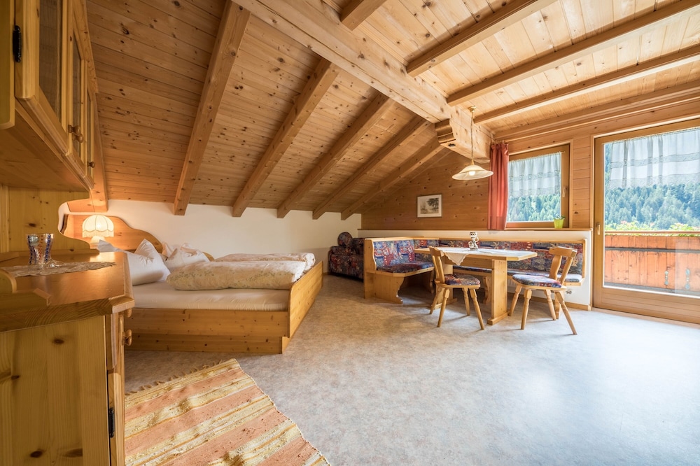 Accogliente Appartamento Per Vacanze "Haus Hubertus - 6" Con Vista Sulle Montagne E Wi-fi - Racines