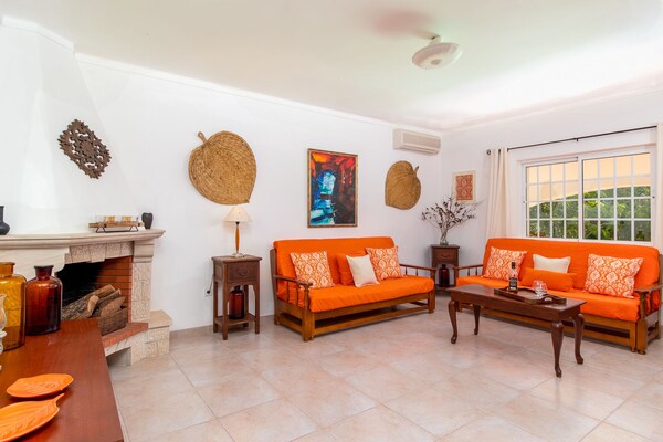 Spacious 4 Bed Villa, Swimming Pool, Games Room, 150m From The Beach - 109964/al - Monte Gordo