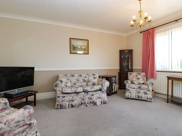 Hill View, Pet Friendly In Swanage - Corfe Castle