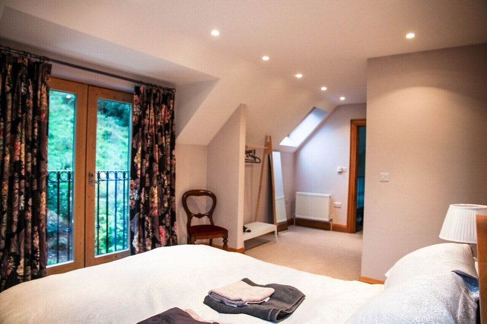 Luxurious 4 Bedroomed Rural Retreat - Northern Ireland
