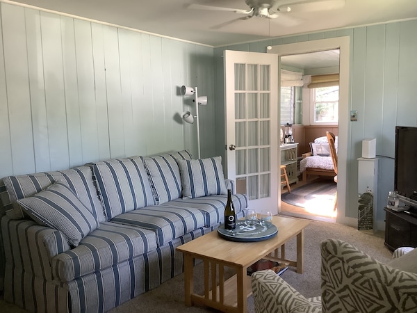Cape Cod Beach Cottage, Only 5 Minute Walk To Glendon Beach & Local Restaurants - デニス, MA