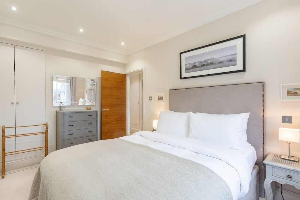 Bright 2 Bedroom Apartment In South Kensington - Stamford Bridge