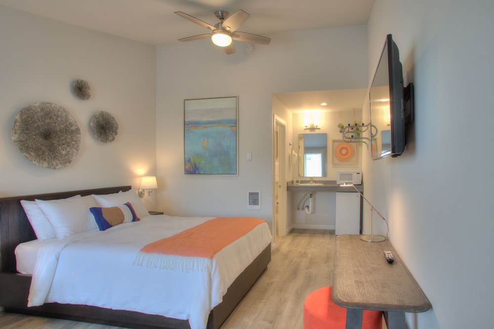 OCEAN SHORES RESORT - Brand New Rooms - Copalis Beach, WA