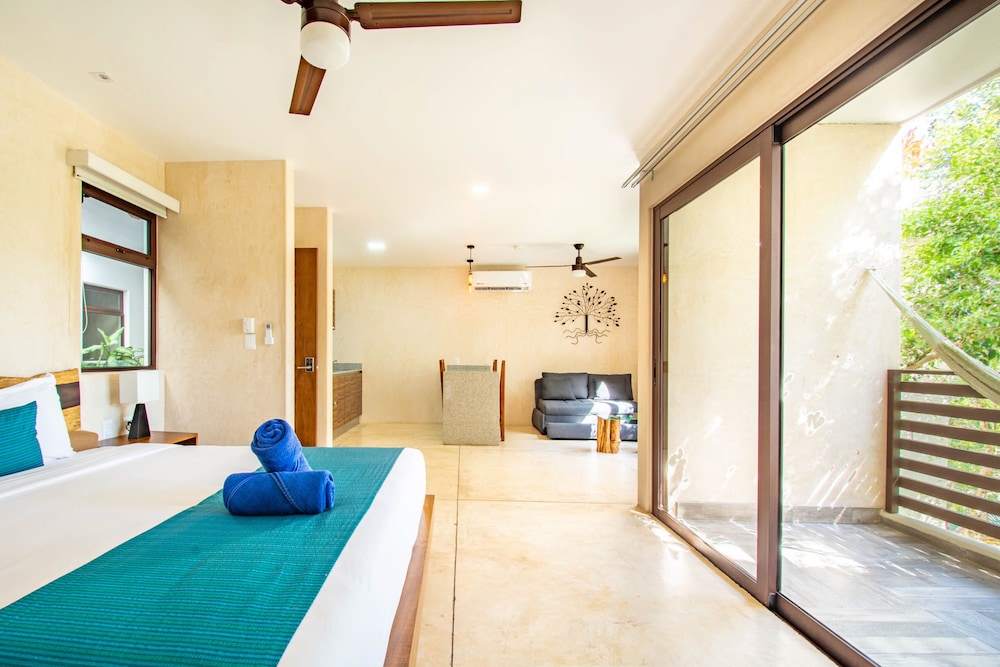 This Fabulous Accommodation Will Provide You With A Relaxing Atmosphere . - Tulum