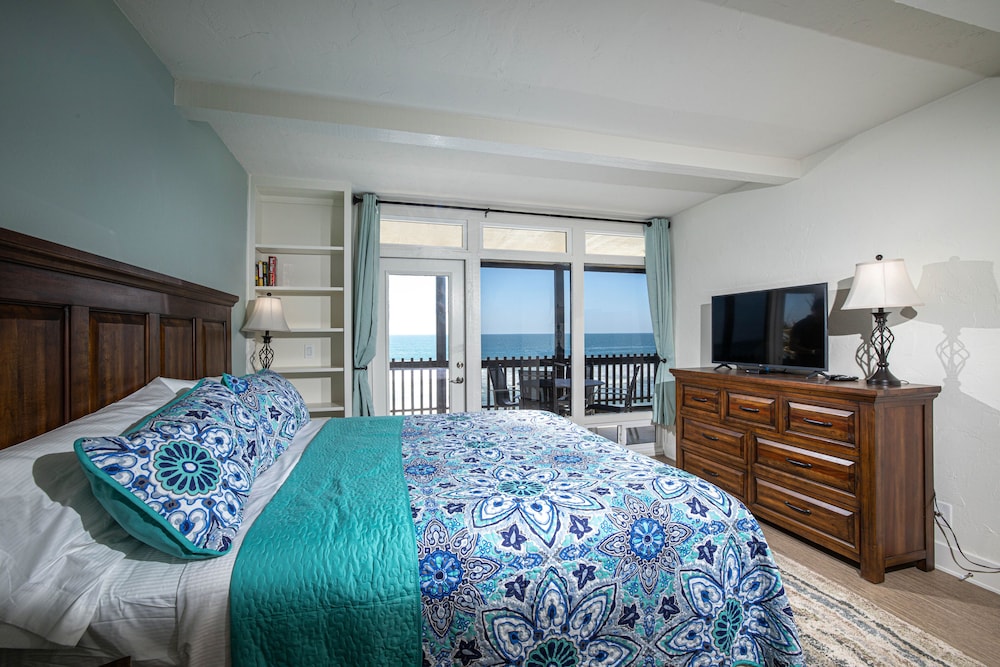 You Can't Get Any Closer To The Beach Than This! Gorgeous 2br 2ba Oceanfront! - 오션사이드